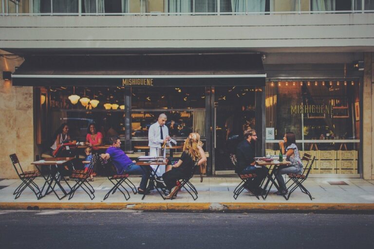 Terrasse d'un café restaurant